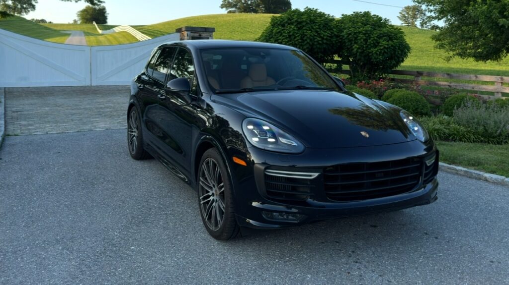 2016 Porsche Cayenne GTS